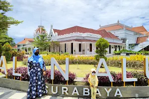 Alun - Alun Surabaya image
