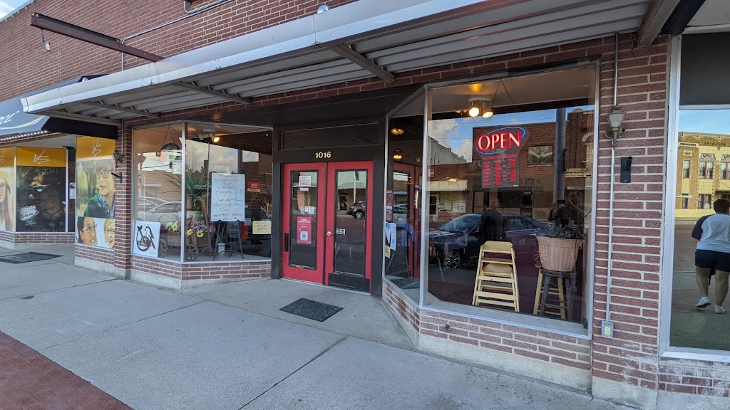 L & T Family Restaurant LLC 67735