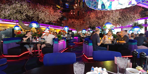 Bars with reserved areas for couples in Las Vegas
