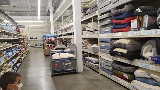 Pet Supply Store «PetSmart», reviews and photos, 3131 E Main St, Mohegan Lake, NY 10547, USA