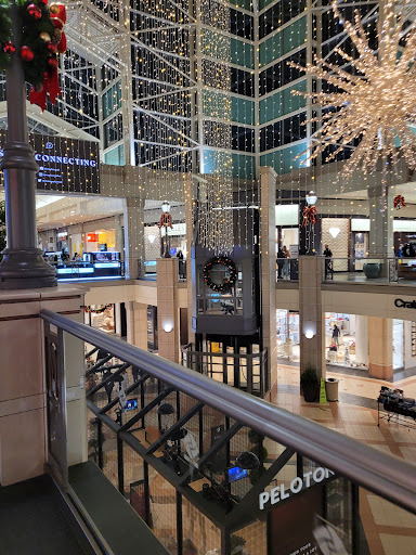 Shopping Mall «Mayfair», reviews and photos, 2500 N Mayfair Rd, Wauwatosa, WI 53226, USA