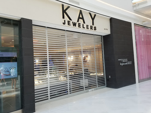 Jewelry Store «Kay Jewelers», reviews and photos, 174 N Garden St, Bloomington, MN 55425, USA