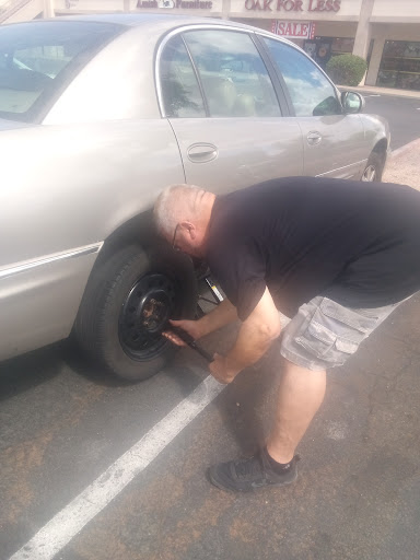 Tire Shop «Discount Tire Store - Mesa, AZ», reviews and photos, 2030 S Country Club Dr, Mesa, AZ 85210, USA