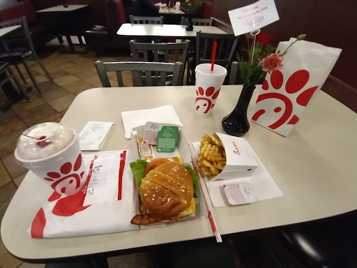 Fast Food Restaurant «Chick-fil-A», reviews and photos, 8040 N Blackstone Ave, Fresno, CA 93720, USA