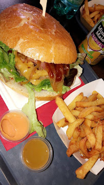 Plats et boissons du Restaurant de hamburgers Le Calmos Gourmet Shop à Verneuil-sur-Seine - n°14
