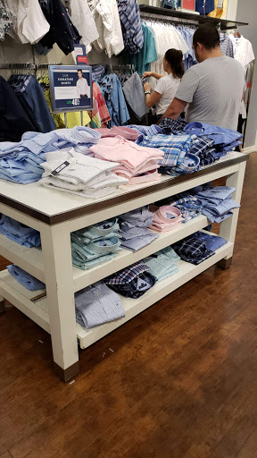 Shopping Mall «Johnson Creek Premium Outlets», reviews and photos, 575 Linmar Ln, Johnson Creek, WI 53038, USA