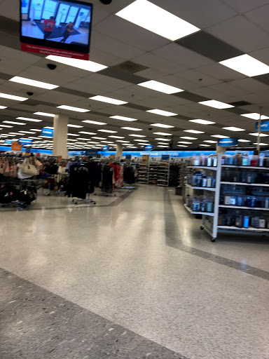Clothing Store «Ross Dress for Less», reviews and photos, 5900 Sugarloaf Pkwy, Lawrenceville, GA 30043, USA
