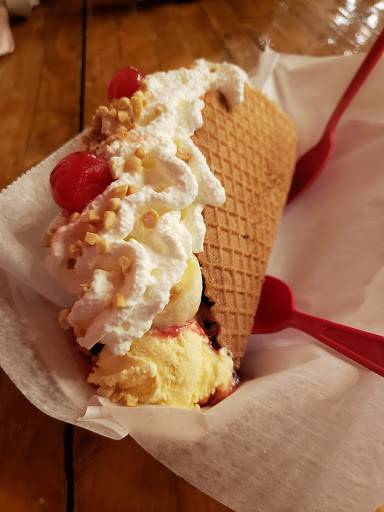 Ice Cream Shop «Milkhouse Ice Cream and Coffee Cafe», reviews and photos, 4189 Keewahdin Rd, Fort Gratiot Twp, MI 48059, USA