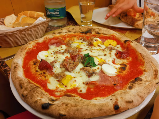 Pizzeria Bella Napoli antica pizzeria in Aosta, Valle dAosta
