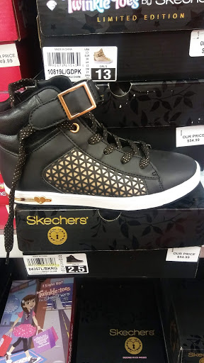 Shoe Store «Shoe Carnival», reviews and photos, 5005 Salem Ave, Dayton, OH 45426, USA