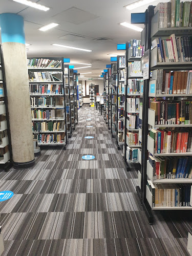 Reviews of Goldsmiths Library in London - Shop