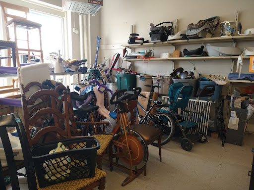 Thrift Store «Thrift Center Thrift Store», reviews and photos, 1060 El Camino Real, San Carlos, CA 94070, USA