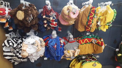 Pet Supply Store «Petco Animal Supplies», reviews and photos, 6416 Carlisle Pike #300, Mechanicsburg, PA 17050, USA