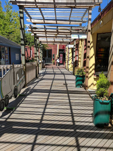 Shopping Mall «Gilman Village», reviews and photos, 317 NW Gilman Blvd # 32, Issaquah, WA 98027, USA