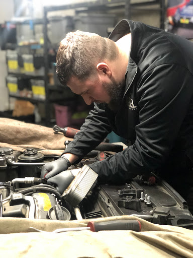 Auto Repair Shop «Kassel Motorsports», reviews and photos, 2301 E Pioneer, Puyallup, WA 98372, USA