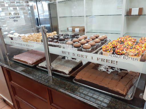 Shopping Mall «Thruway Shopping Center», reviews and photos, 300 S Stratford Rd, Winston-Salem, NC 27103, USA