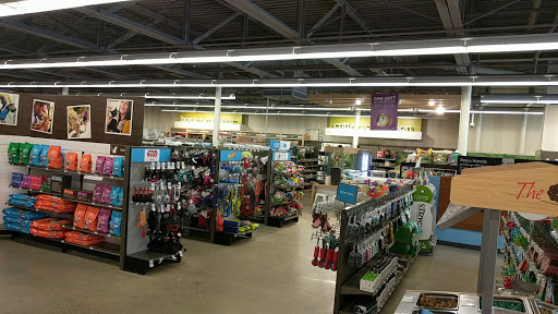Pet Supply Store «Petco Animal Supplies», reviews and photos, 265 N Broadway f, Hicksville, NY 11801, USA