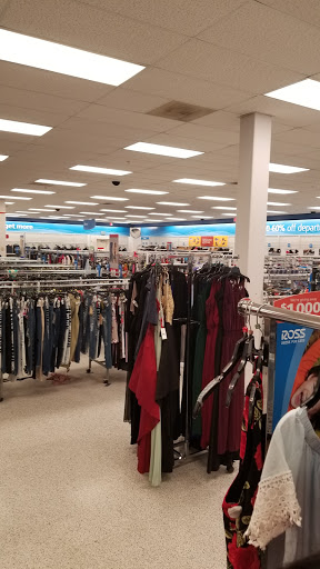 Clothing Store «Ross Dress for Less», reviews and photos, 200 Hamilton Commons, Mays Landing, NJ 08330, USA