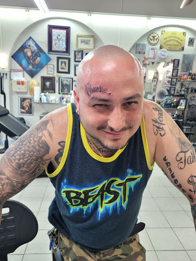 Tattoo Shop «Royal Flesh Tattoo and Piercing», reviews and photos, 4005 N Broadway St, Chicago, IL 60613, USA