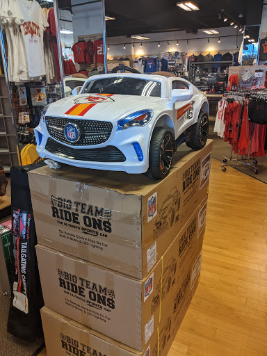 Sportswear Store «Rally House Boardwalk», reviews and photos, 8650 N Boardwalk Ave, Kansas City, MO 64154, USA