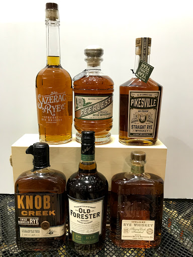 Liquor Store «Warehouse Wine & Liquor», reviews and photos, 113 Mill Plain Rd #6, Danbury, CT 06811, USA