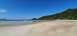 Φωτογραφία του Aventureiro Beach με ευρύχωρος κόλπος