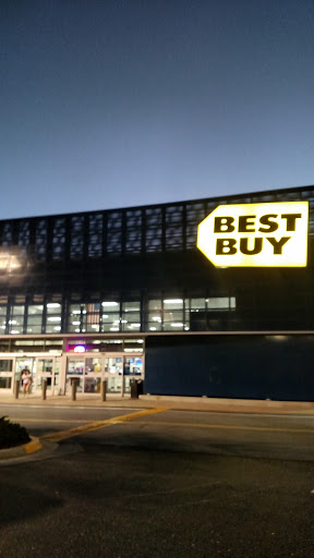 Electronics Store «Best Buy», reviews and photos, 20914 N Frederick Rd, Germantown, MD 20876, USA