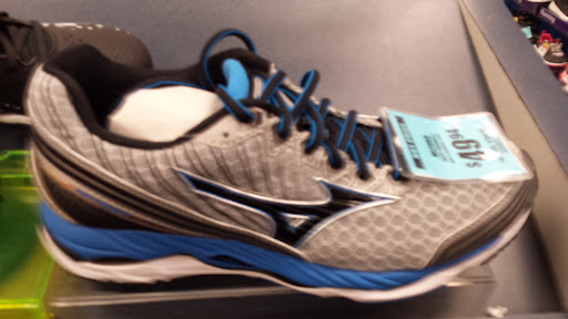 Sporting Goods Store «Big 5 Sporting Goods - Monterey Park», reviews and photos, 2062 S Atlantic Blvd, Monterey Park, CA 91754, USA