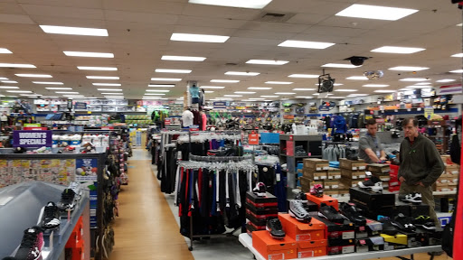 Sporting Goods Store «Big 5 Sporting Goods - Aurora Village», reviews and photos, 1133 N 205th St, Shoreline, WA 98133, USA