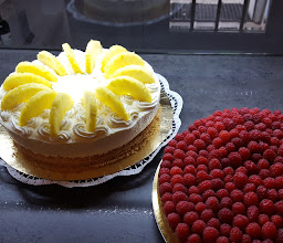 Taya's traditional art of baking photo