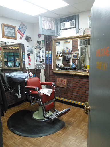 Barber Shop «INDUSTRIAL ARTS Diamond Horseshoe Barber Shop», reviews and photos, 2903 27th Ave S, Minneapolis, MN 55406, USA