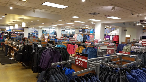 Sportswear Store «Columbia Sportswear Outlet», reviews and photos, 3 Monroe Pkwy, Lake Oswego, OR 97035, USA