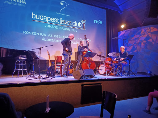 Kisebb éjszakai klubok Budapest