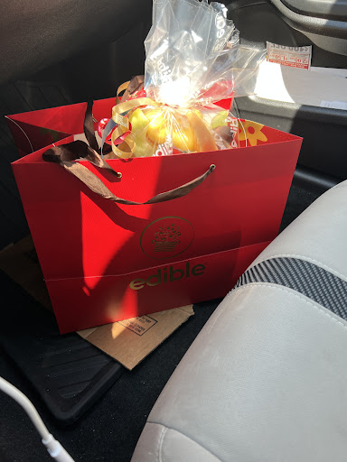Gift Shop «Edible Arrangements», reviews and photos, 282 Park Rd, West Hartford, CT 06119, USA