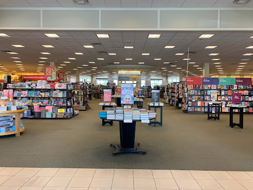 Book Store «Barnes & Noble», reviews and photos, 4100 Deer Creek #100, Highland Village, TX 75077, USA