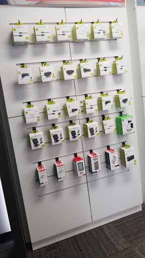 Cell Phone Store «Verizon Authorized Retailer - A Wireless», reviews and photos, 4101 2nd Ave W #100, Williston, ND 58801, USA