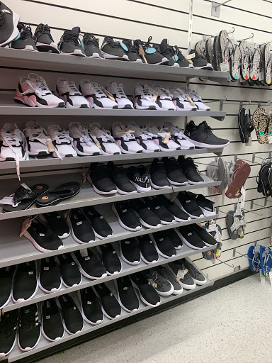 Department Store «T.J. Maxx», reviews and photos, 1850 Rio Hill Center, Charlottesville, VA 22901, USA