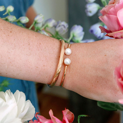 Jewelry Store «Henne Jewelers», reviews and photos, 5501 Walnut St, Pittsburgh, PA 15232, USA