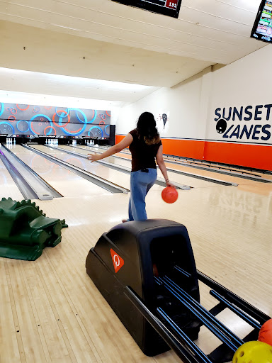 Bowling Alley «Sunset Lanes», reviews and photos, 620 US-75, Moorhead, MN 56560, USA