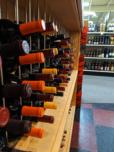 Liquor Store «Rogers Wine & Spirits», reviews and photos, 21725 S Diamond Lake Rd, Rogers, MN 55374, USA