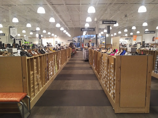 Shoe Store «DSW Designer Shoe Warehouse», reviews and photos, 696 Post Rd, Fairfield, CT 06824, USA