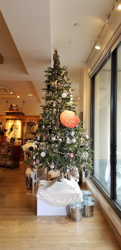 Shopping Mall «Fig Garden Village Shopping Center», reviews and photos, 790 W Shaw Ave, Fresno, CA 93704, USA