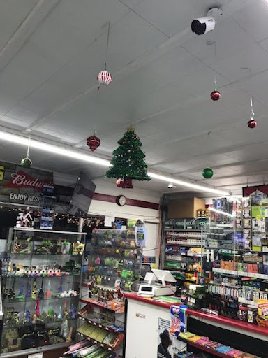 Gas Station «Quick Pump Shop», reviews and photos, 411 Dover Rd, Clarksville, TN 37042, USA