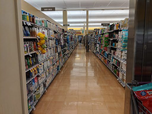 Grocery Store «Super Stop & Shop», reviews and photos, 200 New Hartford Rd, Winsted, CT 06098, USA