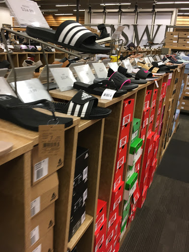 Shoe Store «DSW Designer Shoe Warehouse», reviews and photos, 7616 Farm to Market 1960 Rd W, Houston, TX 77069, USA