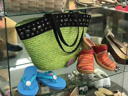 Thrift Store «Hope Chest Thrift Store», reviews and photos, 1215 8th Ave W, Bradenton, FL 34205, USA