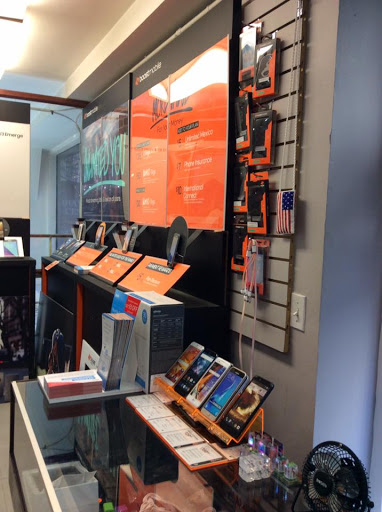 Cell Phone Store «Boost Mobile Store by S & K Cell Phones Inc.», reviews and photos, 54 E Madison St, Chicago, IL 60602, USA