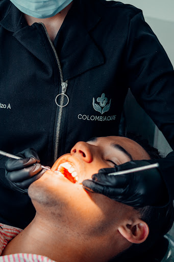 Colombia Care Dental - English Speaking Cosmetic Dentist