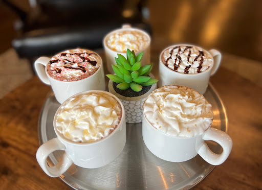 Cafe «Front Porch Cafe», reviews and photos, 932 W Maple St, Hartville, OH 44632, USA