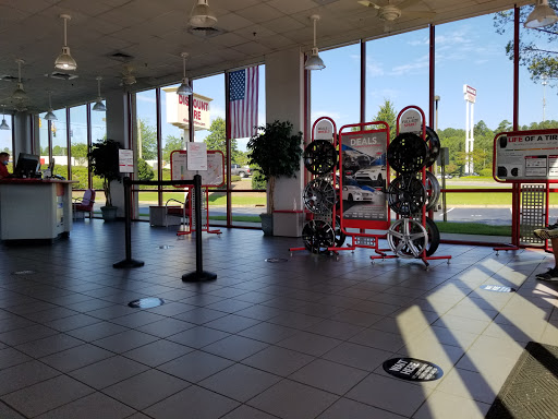 Tire Shop «Discount Tire Store - Cumming, GA», reviews and photos, 1600 Market Pl Blvd, Cumming, GA 30041, USA